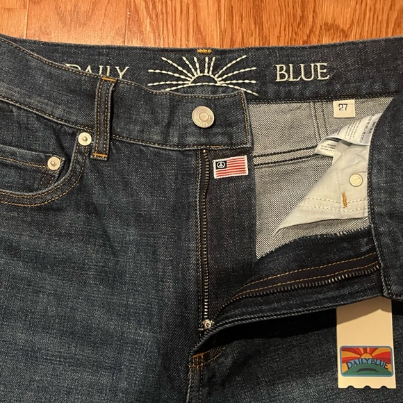 NWT Daily Blue Manya Classic Straight Leg Jean Size 27 - Picture 5 of 5